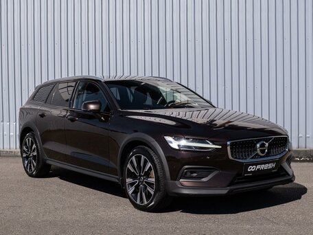 Volvo V60 Cross Country II