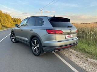 2019 Volkswagen Touareg III, серый, 3550000 рублей, вид 4