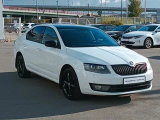 2017 Skoda Octavia III (A7), белый, 1530000 рублей, вид 4