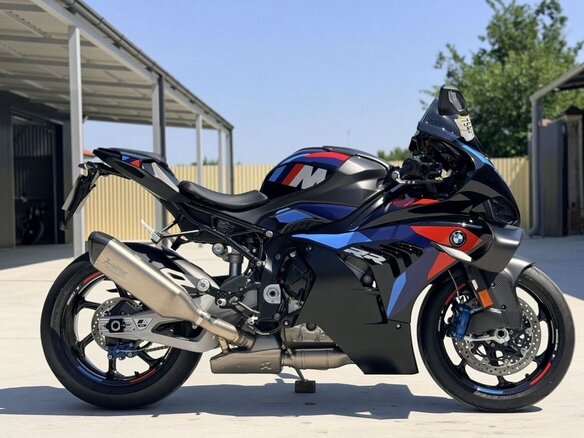 2025 BMW M 1000 RR, чёрный, 3999999 рублей - вид 8