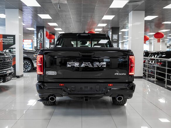 2026 Ram 1500 Crew Cab V Рестайлинг, чёрный - вид 5