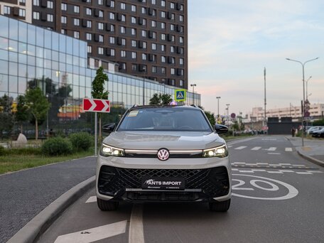 2026 Volkswagen Tiguan L Pro III (China Market), серый, 4700000 рублей, вид 3