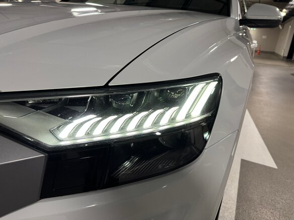 2020 Audi Q8 50 TDI I (4M), белый, 6250000 рублей - вид 17