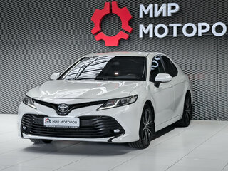 2018 Toyota Camry VIII (XV70), белый, 2444000 рублей, вид 1