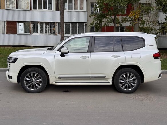 2022 Toyota Land Cruiser 300 Series, белый, 11000000 рублей - вид 7