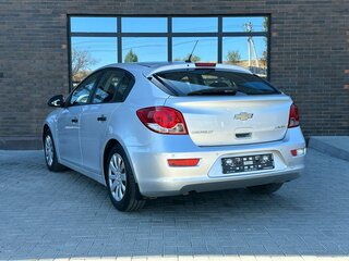 2012 Chevrolet Cruze I, серебристый, 690000 рублей, вид 3