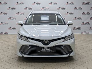 2018 Toyota Camry VIII (XV70), белый, 2549000 рублей, вид 2