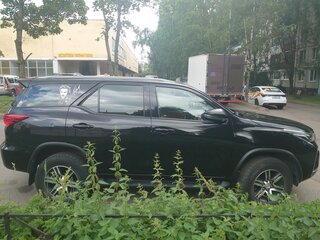 2021 Toyota Fortuner II Рестайлинг, чёрный, 4650000 рублей, вид 4