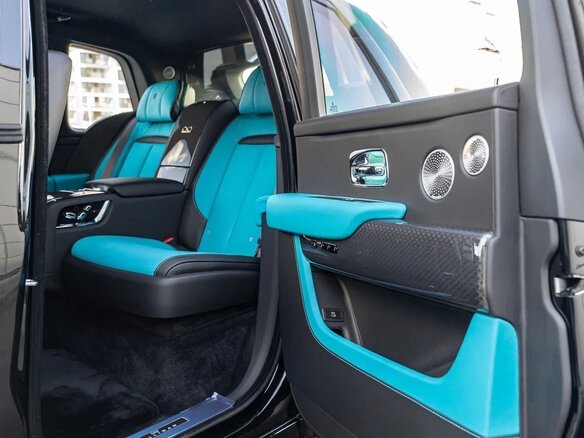 2025 Rolls-Royce Cullinan Black Badge I Рестайлинг (Series II), чёрный, 59990000 рублей - вид 14