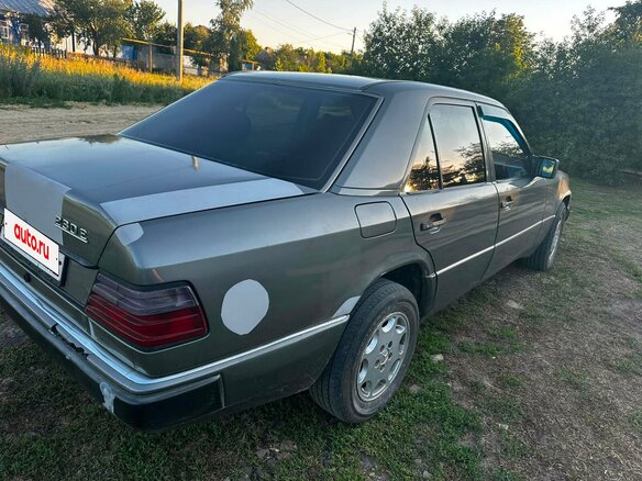 1992 Mercedes-Benz E-Класс 320 I (W124), серый, 250000 рублей - вид 3