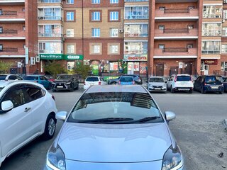 2011 Toyota Prius III (XW30), серый, 1000000 рублей, вид 3