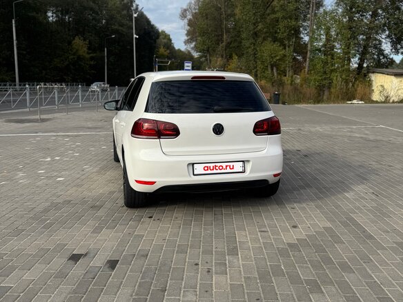 2009 Volkswagen Golf VI, белый, 730000 рублей - вид 4
