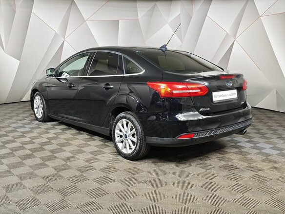 2017 Ford Focus III Рестайлинг, чёрный, 947000 рублей - вид 3