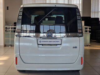 2014 Toyota Voxy III (R80), белый, 1550000 рублей, вид 5