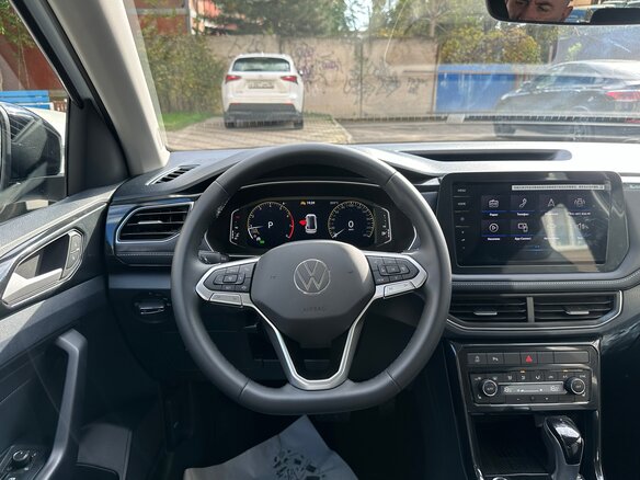2025 Volkswagen Tharu XR 300 TSI, белый, 2280000 рублей - вид 9