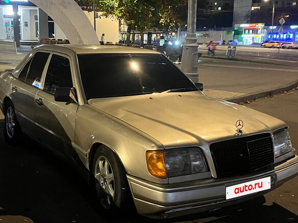 1987 Mercedes-Benz W124 300, серый - вид 2