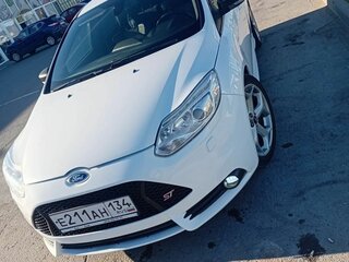2012 Ford Focus ST III, белый, 1600000 рублей, вид 1