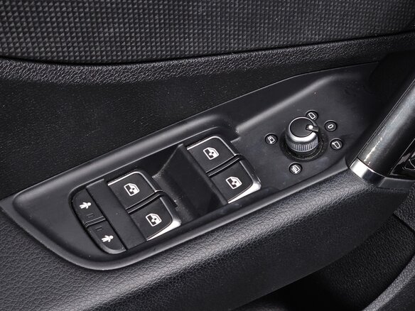 2023 Audi Q2 35 TDI I Рестайлинг, чёрный, 2900000 рублей - вид 4