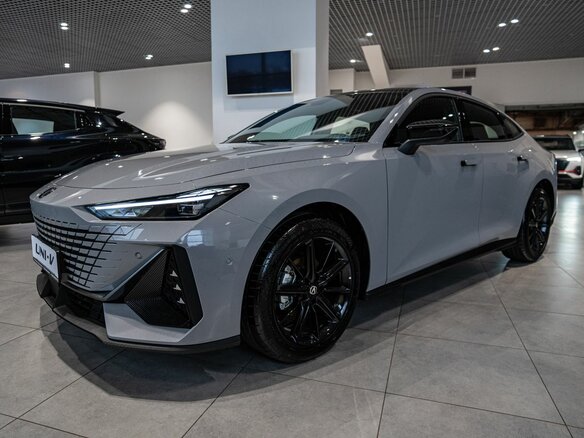 2024 Changan UNI-V I, серый, 2600000 рублей - вид 2