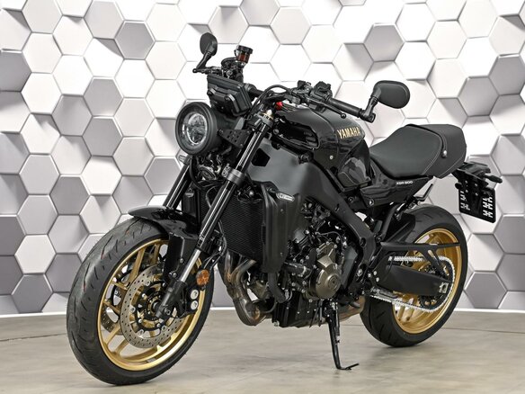 2025 Yamaha XSR900, чёрный, 1227000 рублей - вид 1