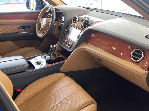 2018 Bentley Bentayga I, синий, 12900000 рублей - вид 9
