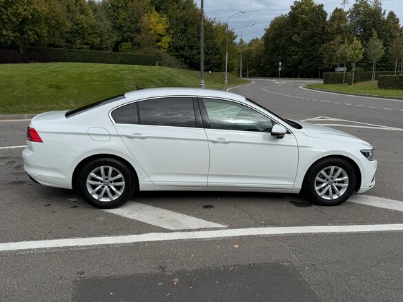 2019 Volkswagen Passat B8 Рестайлинг, белый, 2530000 рублей - вид 9