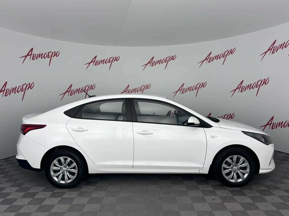 2022 Hyundai Solaris II Рестайлинг, белый, 1199000 рублей - вид 5