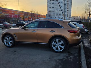 2010 Infiniti FX37 II (S51), золотистый, 1550000 рублей, вид 5