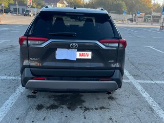 2019 Toyota RAV4 V (XA50), коричневый, 2800000 рублей, вид 2