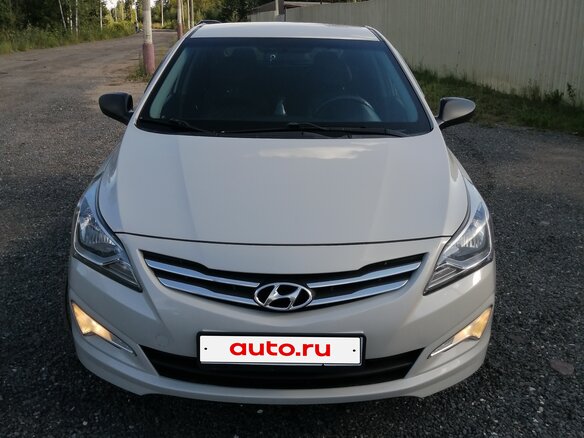 2015 Hyundai Solaris I Рестайлинг, бежевый, 920000 рублей - вид 3