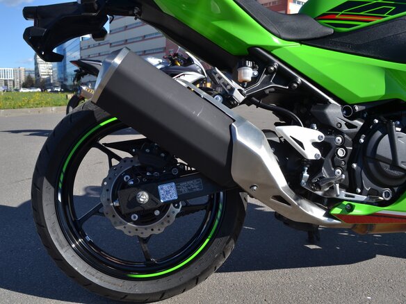 2023 Kawasaki Ninja 400, зелёный, 660000 рублей - вид 10