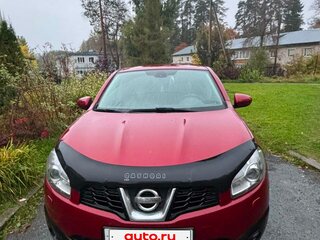 2011 Nissan Qashqai I Рестайлинг, красный, 700000 рублей, вид 3