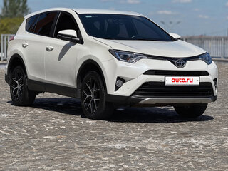 2016 Toyota RAV4 IV (XA40) Рестайлинг, белый, 1800000 рублей, вид 2