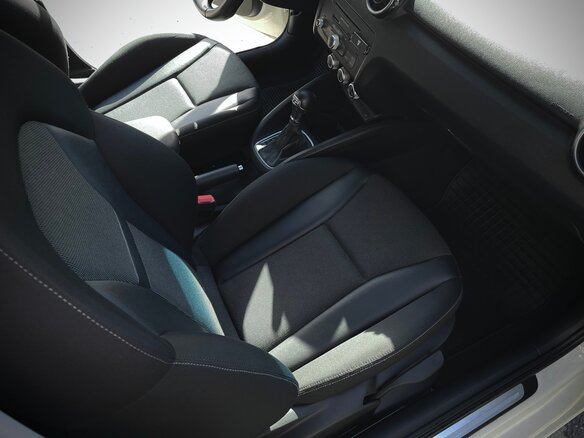 2014 Audi A1 I (8X), белый, 1180000 рублей - вид 9