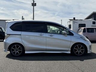2016 Honda Freed I Рестайлинг 2, серебристый, 927000 рублей, вид 2