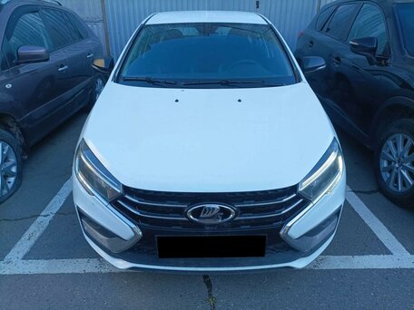 2024 Lada (ВАЗ) Vesta I Рестайлинг (NG), белый, 1110000 рублей, вид 3