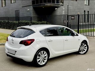 2011 Opel Astra J, белый, 749000 рублей, вид 2