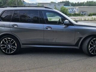 2022 BMW X7 40d I (G07) Рестайлинг, серый, 9990000 рублей, вид 2