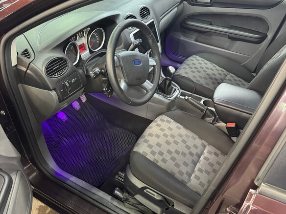 2009 Ford Focus II Рестайлинг, фиолетовый, 600000 рублей - вид 10
