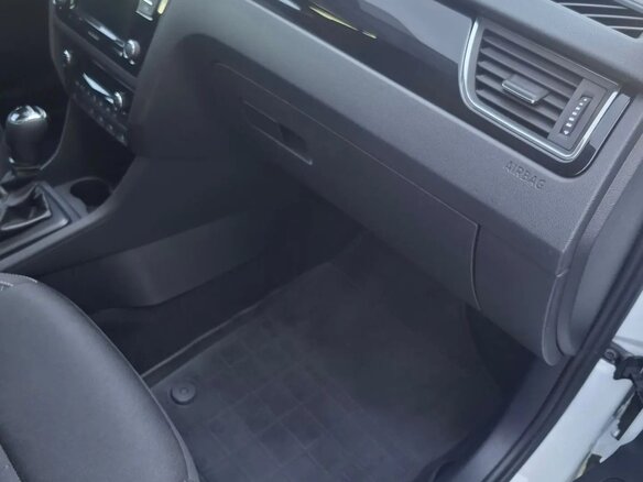 2019 Skoda Rapid I Рестайлинг, белый, 1560000 рублей - вид 20