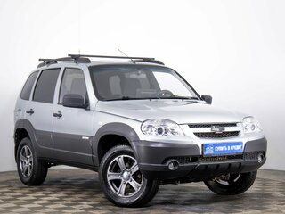 2015 Chevrolet Niva I Рестайлинг, серебристый, 699000 рублей, вид 1