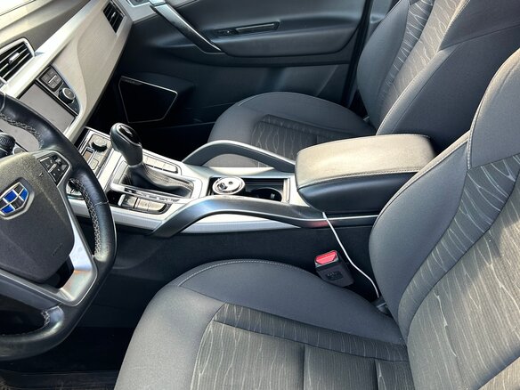 2018 Geely Atlas I, чёрный, 1700000 рублей - вид 5