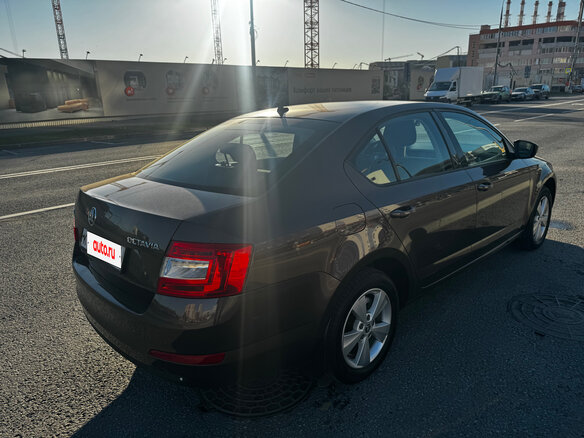 2016 Skoda Octavia III (A7), коричневый, 1500000 рублей - вид 4