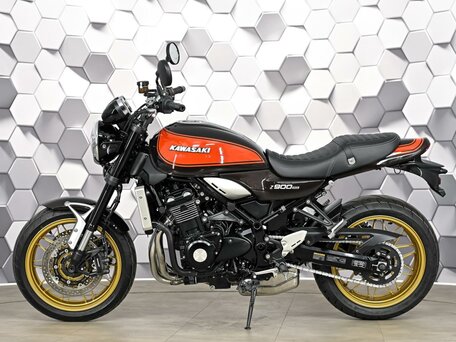2025 Kawasaki Z 900RS, коричневый, 1377000 рублей, вид 4