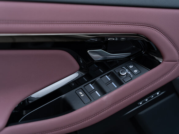 2025 Land Rover Range Rover Evoque L II Рестайлинг, серый, 6599500 рублей - вид 11