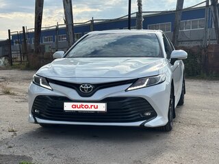 2018 Toyota Camry VIII (XV70), белый, 2650000 рублей, вид 3