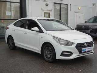 2017 Hyundai Solaris II, белый, 995000 рублей, вид 3