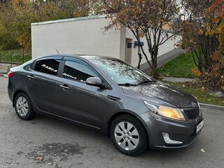 2012 Kia Rio 4-speed III, серый, 900000 рублей, вид 5