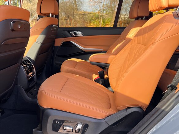 2023 BMW X7 40i I (G07) Рестайлинг, серый, 10400000 рублей - вид 35