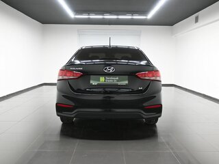 2018 Hyundai Solaris II, чёрный, 1240000 рублей, вид 4